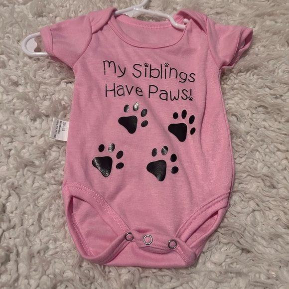 50%off w♥️ 0-3 Month Newborn Baby Girl Bundle Lot 5 sleeper onesie st Patrick - Picture 2 of 11